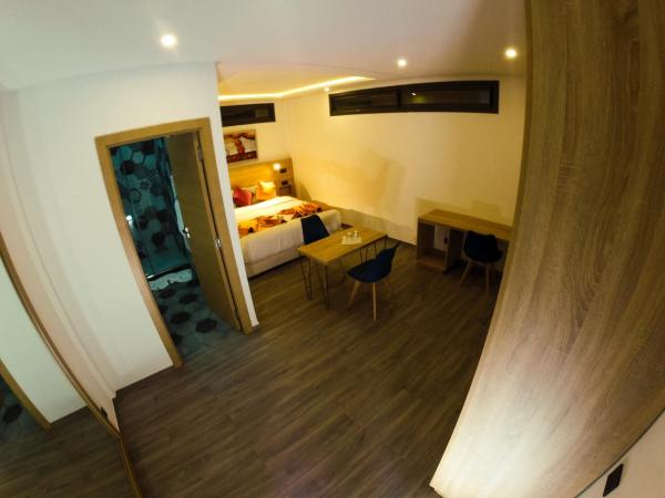 Hotel Particulier Villa Arabic House Pool & Spa : photo 3 de la chambre suite avec balcon