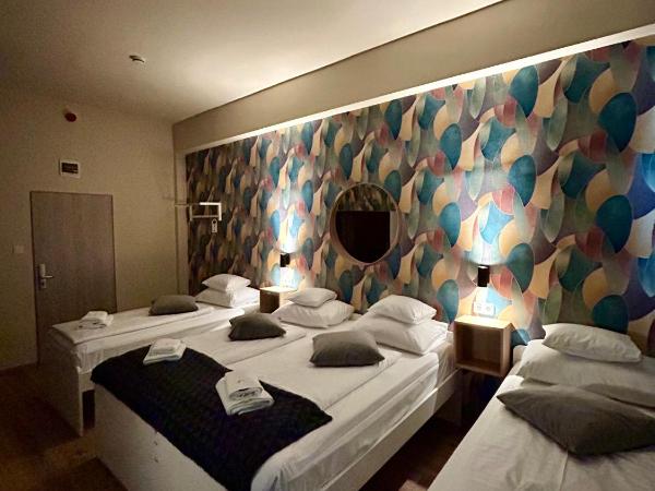 Boutique Hotel & Event Center : photo 9 de la chambre chambre quadruple standard