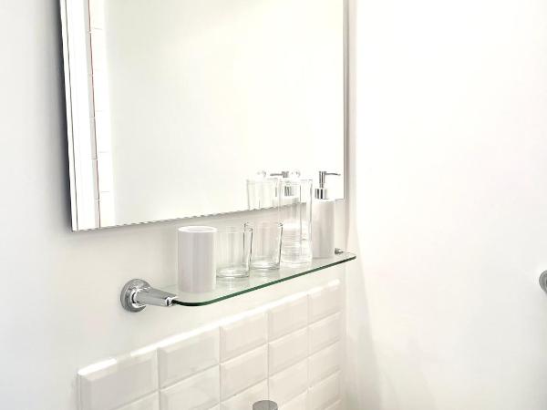 Le Manoir des Doyens : photo 5 de la chambre chambre lits jumeaux avec salle de bains privative