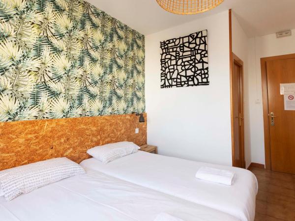 Green Hostel Oviedo : photo 3 de la chambre chambre lits jumeaux