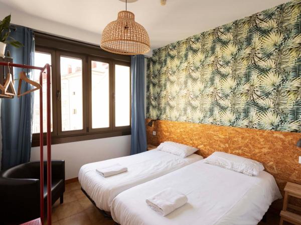 Green Hostel Oviedo : photo 2 de la chambre chambre lits jumeaux