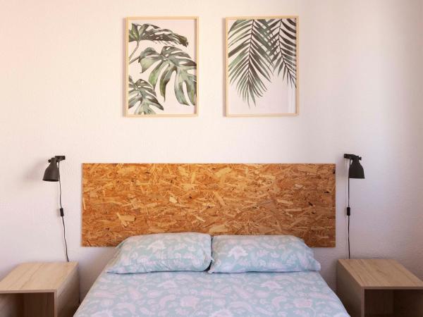 Green Hostel Oviedo : photo 2 de la chambre chambre standard lit queen-size