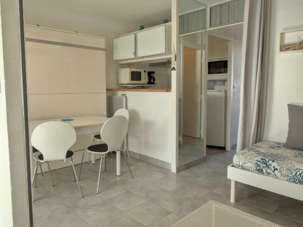 Residence Ulysse Port Camargue : photo 3 de la chambre studio avec vue sur jardin