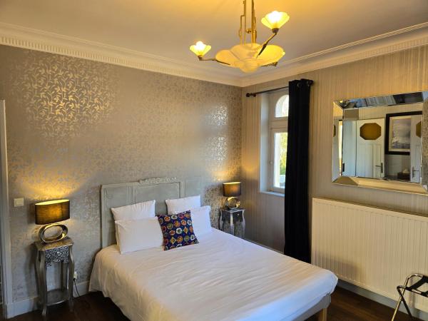 Le Castel Guesthouse : photo 1 de la chambre chambre double supérieure avec terrasse