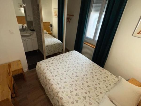 Hôtel Le National : photo 1 de la chambre chambre simple