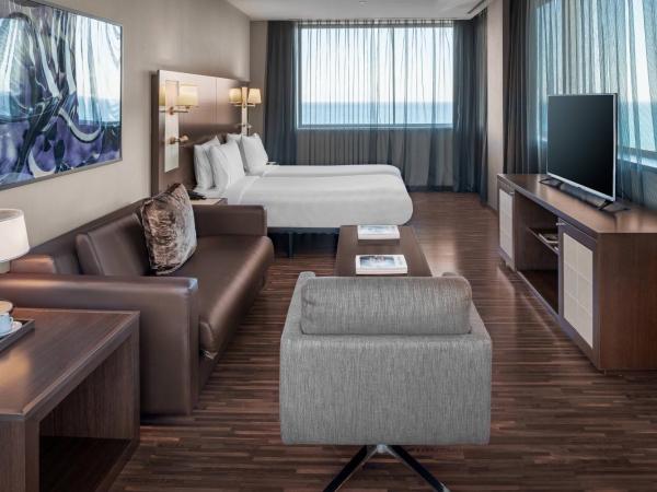 AC Hotel Barcelona Fórum by Marriott : photo 3 de la chambre suite lits jumeaux - Étage supérieur