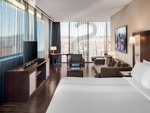 AC Hotel Barcelona Fórum by Marriott : photo 3 de la chambre suite avec lit king-size - Étage supérieur