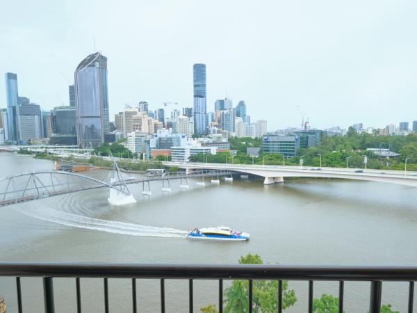 River Plaza Apartments Brisbane : photo 8 de la chambre studio - vue sur ville et rivière