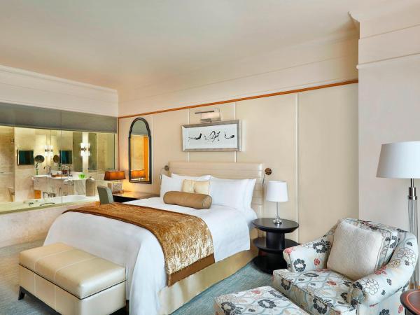 Ritz Carlton DIFC Downtown Dubai : photo 1 de la chambre executive suite, one king bed, non smoking