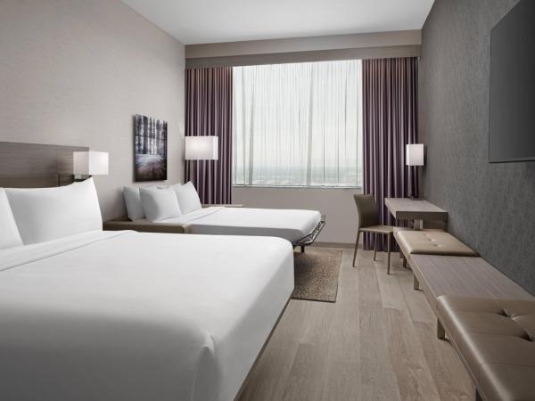 AC Hotel by Marriott Orlando Downtown : photo 2 de la chambre chambre lit king-size avec canapé-lit - vue sur ville