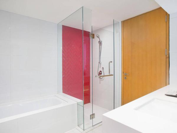 Four Points by Sheraton Surabaya, Tunjungan Plaza : photo 4 de la chambre suite premium