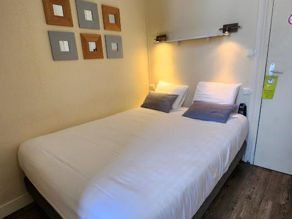Logis Hôtel Lafayette Rochefort France : photo 1 de la chambre chambre simple Économique