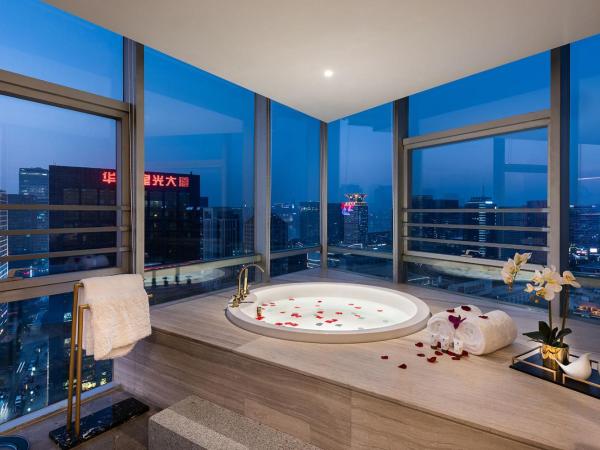 New Century Hotel Qianchao Hangzhou : photo 4 de la chambre suite - vue sur ville