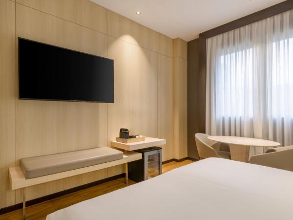 AC Hotel Valencia by Marriott : photo 2 de la chambre chambre king standard plus
