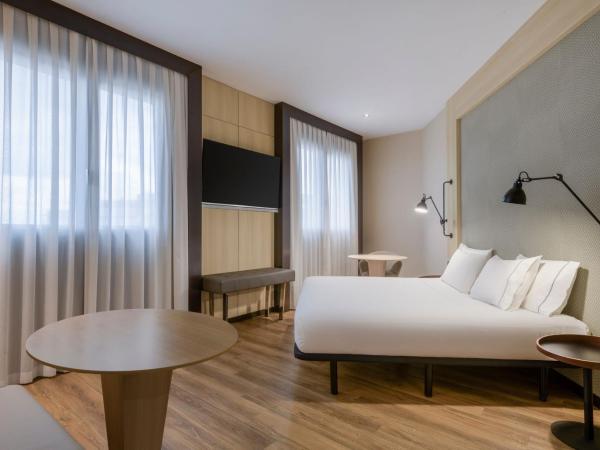 AC Hotel Valencia by Marriott : photo 3 de la chambre chambre familiale 1 lit king-size avec canapé-lit