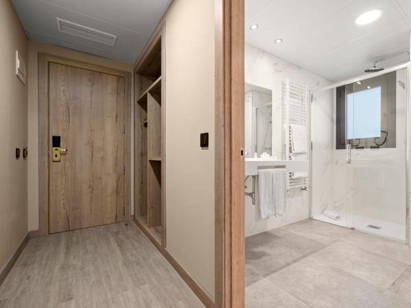 Hotel Zentral Ramiro I Oviedo : photo 2 de la chambre chambre triple (3 adultes)