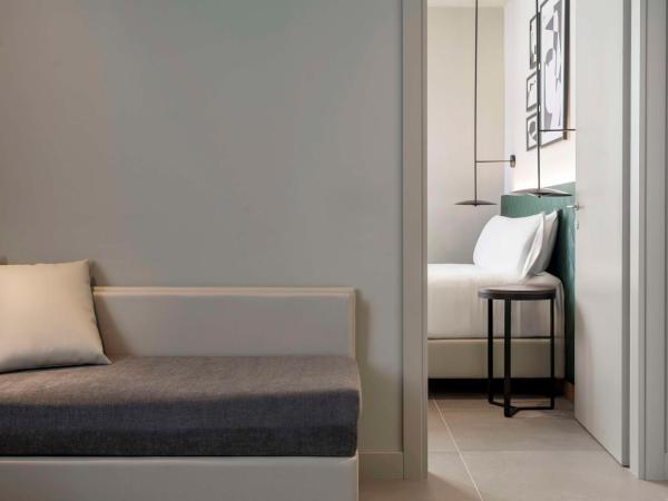 Hilton Garden Inn Bologna North : photo 4 de la chambre suite 2 chambres avec lit king-size