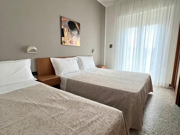 Hotel B&B Ardea Rimini : photo 4 de la chambre chambre triple standard