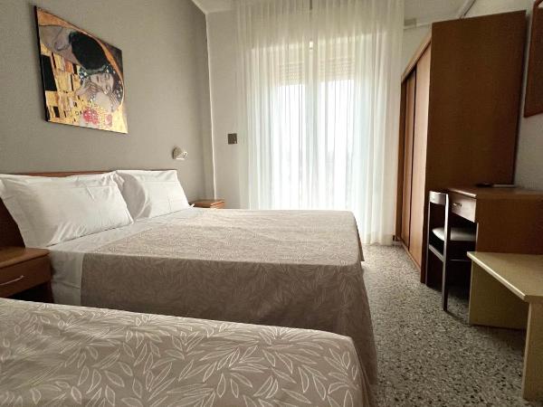 Hotel B&B Ardea Rimini : photo 8 de la chambre chambre triple standard