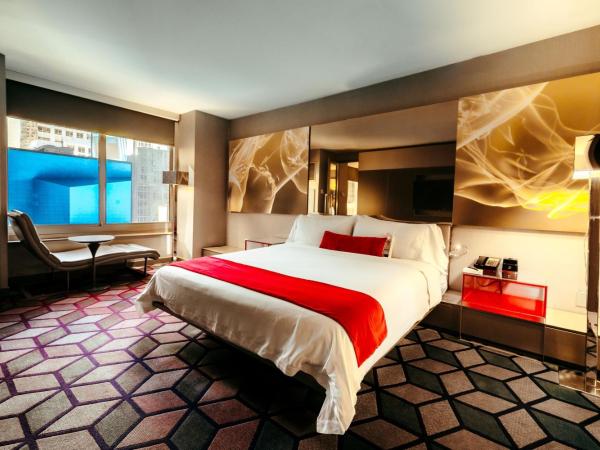 W New York - Times Square : photo 3 de la chambre suite lit king-size fantastic avec canapé-lit - vue sur broadway