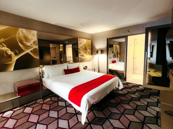 W New York - Times Square : photo 5 de la chambre suite lit king-size fantastic avec canapé-lit - vue sur broadway