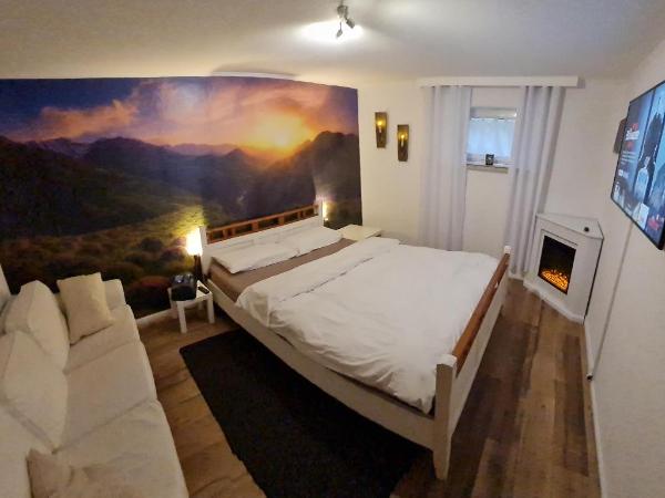 Schönste Lage am Rhein in unmittelbarer Stadtnähe, B & B : photo 1 de la chambre chambre double - sous-sol