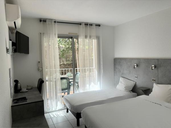 Acapella Hotel : photo 2 de la chambre chambre triple avec balcon