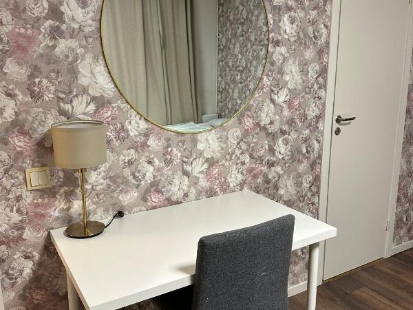 Hotel City Living : photo 3 de la chambre chambre double avec salle de bains privative