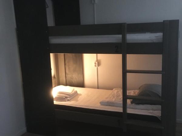 Hostel Snoozemore : photo 3 de la chambre lit dans dortoir pour hommes