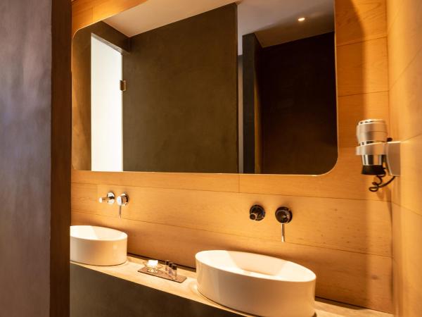 Essence Hotel : photo 9 de la chambre elegant triple room with city view