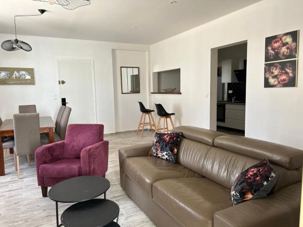 la porte medievale : photo 1 de la chambre chambre familiale - vue sur jardin