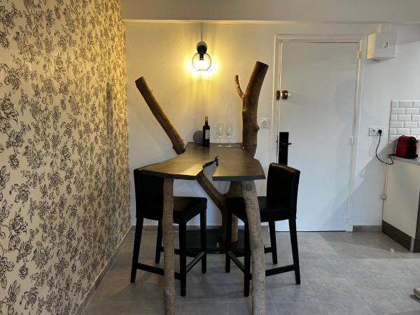 la porte medievale : photo 1 de la chambre chambre double - vue sur jardin