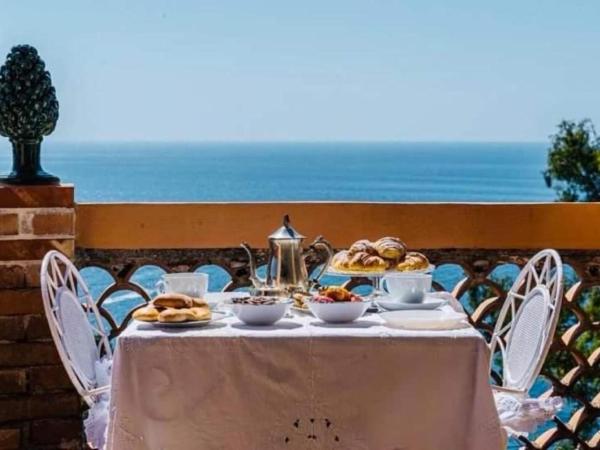 B&B La Bergerie : photo 2 de la chambre suite deluxe - vue sur mer