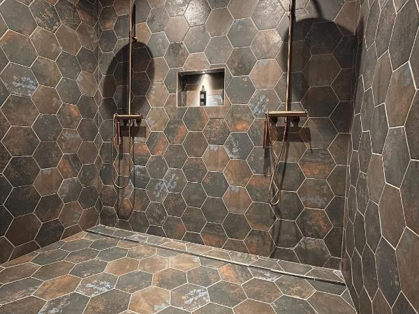 Mas Escala Suites & Spa : photo 7 de la chambre chambre lit queen-size avec baignoire spa