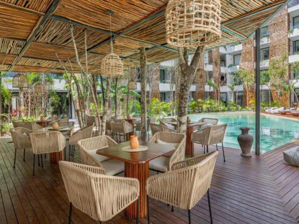 JADE ZEN RESIDENCES - (35) : photo 2 de la chambre appartement - vue sur piscine 