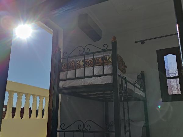 WARZAZAT Hostel : photo 3 de la chambre lit simple dans dortoir à 6 lits