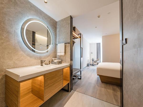 UrCove by HYATT Hangzhou Riverside CBD : photo 5 de la chambre chambre lit king-size exécutive