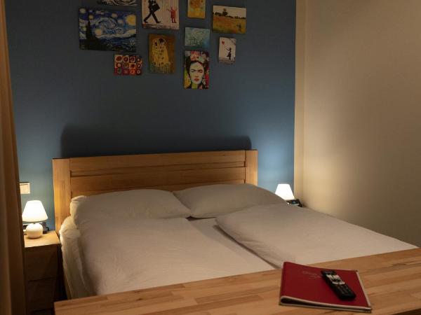 Pension a und a : photo 8 de la chambre petite chambre double avec vue sur cour