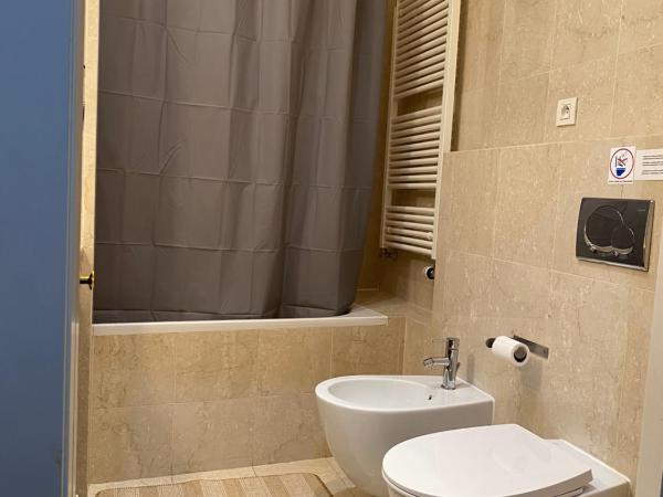 Golem : photo 4 de la chambre chambre double avec salle de bains privative