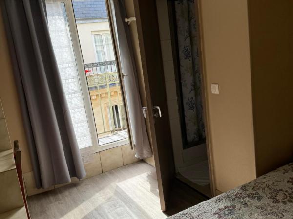 Hôtel Jarry Confort : photo 3 de la chambre chambre double avec douche
