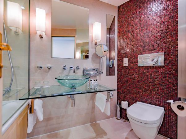 Grand Hotel Prague Towers - Czech Leading Hotels : photo 4 de la chambre chambre deluxe - vue sur ville