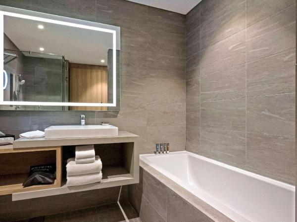 Novotel Kuala Lumpur City Centre : photo 9 de la chambre suite junior lit king-size