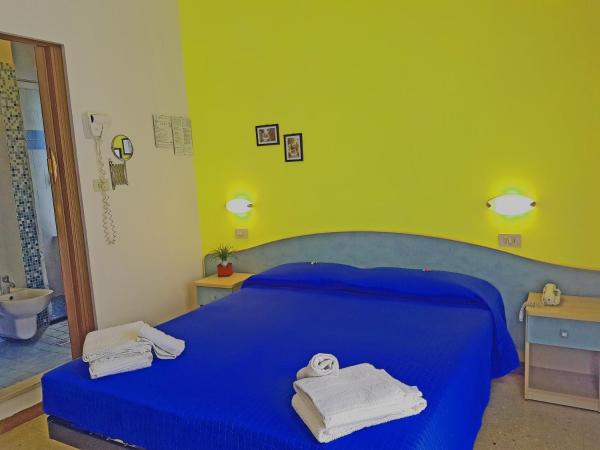Hotel Villa Ersilia Rimini B&B : photo 7 de la chambre chambre double ou lits jumeaux