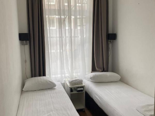 Hotel Sphinx : photo 3 de la chambre petite chambre double