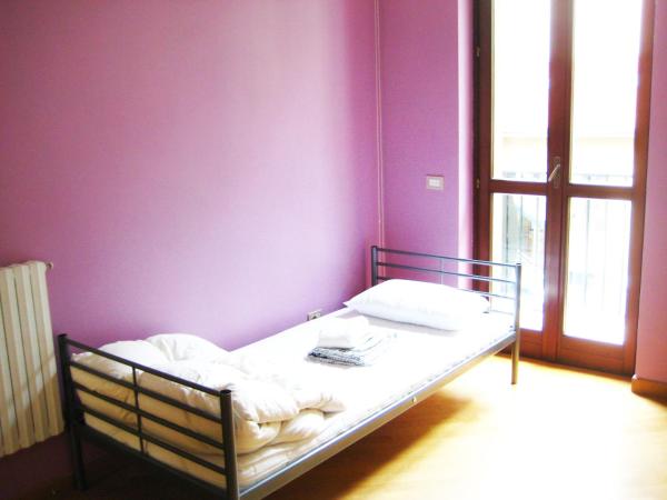 Panda Hostel : photo 1 de la chambre chambre simple avec salle de bains privative