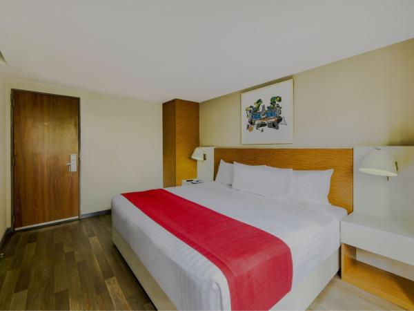 City Express by Marriott Ciudad de México Alameda : photo 2 de la chambre chambre lit king-size