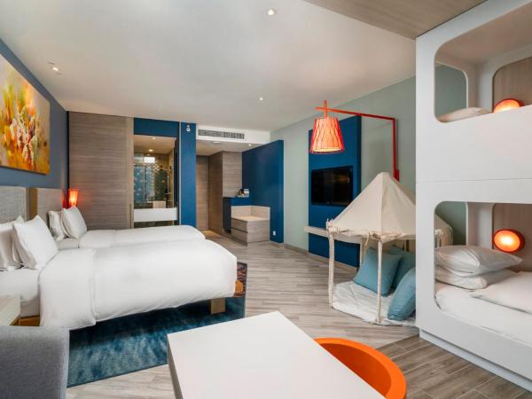 Holiday Inn Resort Vana Nava Hua Hin, an IHG Hotel : photo 8 de la chambre chambre lits jumeaux familiale - vue sur océan