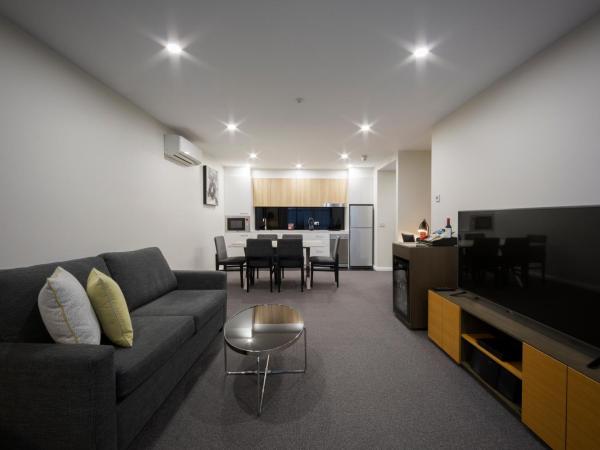 Avenue Hotel Canberra : photo 3 de la chambre appartement 2 chambres avec balcon