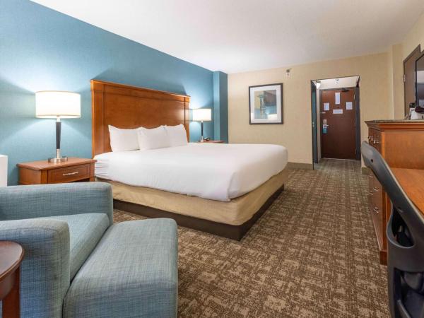 Pear Tree Inn St. Louis Near Union Station : photo 2 de la chambre chambre lit king-size deluxe - non-fumeurs 