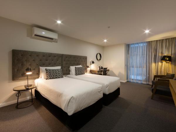 Avenue Hotel Canberra : photo 6 de la chambre appartement 2 chambres avec balcon